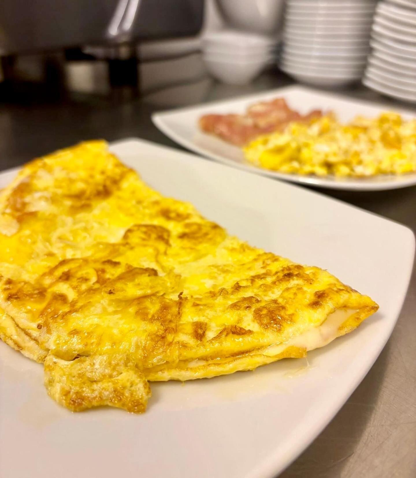 Hotel '904 布杰鲁 外观 照片